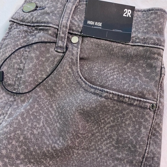 Express Super High Waisted Snakeskin Print Jeans - Picture 4 of 12